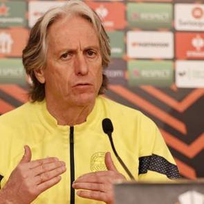 Jorge Jesus'tan Sevilla ma&ccedil;ı i&ccedil;in iddialı s&ouml;zler: Biz hala inanıyoruz