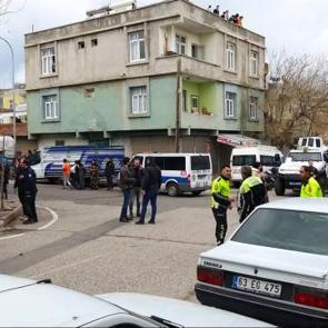 Şanlıurfa'da komşular arasında taşlı sopalı kavga: 14 yaralı