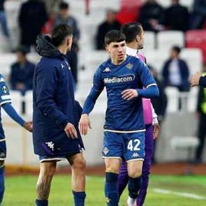 Sivas'ta İtalyan futbolcuya saldırı! Burnu kırıldı...