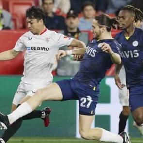 UEFA Avrupa Ligi&rsquo;nde &ccedil;eyrek finalistler yarın belli olacak