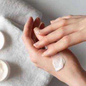 Açık yaraya merhem sürmek orucu bozar mı? Yüze krem sürmek orucu bozar mı?