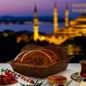 Ramazan ayında sağlıklı nasıl beslenmeli? Uzman diyetisyen oruç tutacakları uyardı!