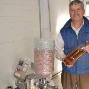 &Uuml;reticiden kalanları alıp 40 liraya satıyor! Sipariş yağıyor