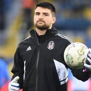 Ersin Destanoğlu Beşiktaş tarihine ge&ccedil;ti!