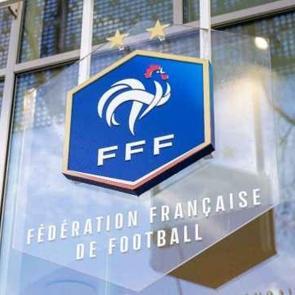 Fransa'da tepki &ccedil;eken karar! M&uuml;sl&uuml;man futbolcular hoşnut değil