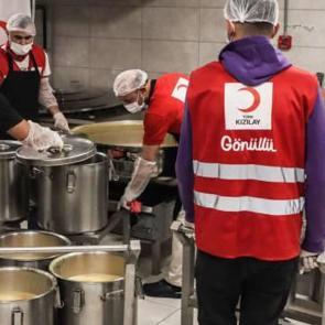 Türk Kızılay'dan deprem bölgelerinde Ramazanda da yoğun çalışma