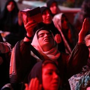 İran Kadir Gecesini kutladı