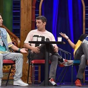 G&uuml;ld&uuml;r G&uuml;ld&uuml;r Show'un sevilen oyuncusu evlendi! Gelinliksiz, damatlıksız nikah g&uuml;ndem oldu