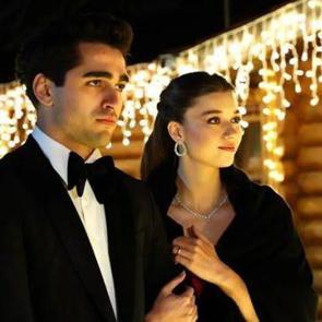 Yalı &Ccedil;apkını'nın başrol&uuml;nden bomba itiraf! Mert Ramazan Demir meğer kaşlarını...