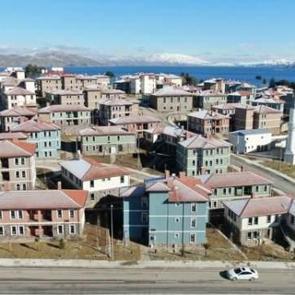 Bakanlık düğmeye bastı! Evleri 1 yıl önceden teslim ettiler