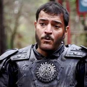 Kuruluş Osman oyuncuları resmen evleniyor! Dizinin Cergutay'ı bakın hangi oyuncu ile nişanlandı