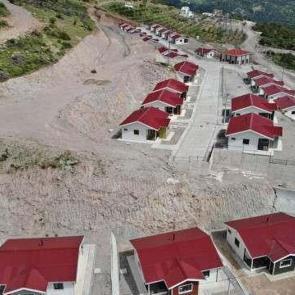 İzmir’deki heyelan mağdurları yeni evlerine kavuştu