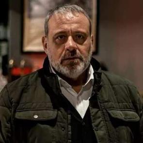 Camdaki Kız 'Metin' Engin Alkan kimdir? Engin Alkan ka&ccedil; yaşında? Biyografisi