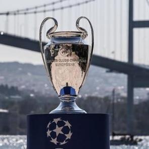 Final İstanbul'dan alınacak mı? UEFA son noktayı koydu