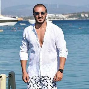 Mustafa Aksakallı kimdir ve ne iş yapıyor? Ezgi Mola'nın eşi Mustafa Aksakallı'nın biyografisi