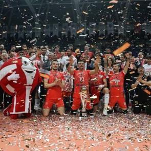 Efeler Ligi'nde şampiyon Ziraat Bankkart!