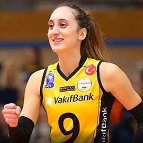 VakıfBank sezonu &ccedil;ifte kupa ile kapatmak istiyor