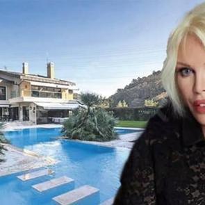 Ajda Pekkan'ın evinin fiyatı dudak u&ccedil;uklattı! 2017'den beri satılıktı