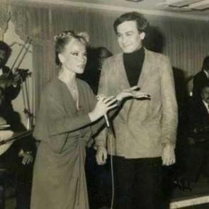 Sanat camiasını yıkan &ouml;l&uuml;m haberini Onur Akay a&ccedil;ıkladı! "Damga vurmuş isimlerdendi"