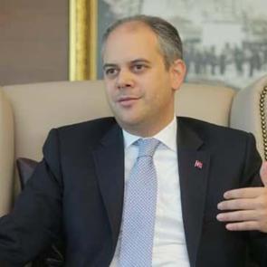 Akif &Ccedil;ağatay Kılı&ccedil; kimdir? Babası ve dedesi kim? Akif &Ccedil;ağatay Kılı&ccedil;'ın biyografisi