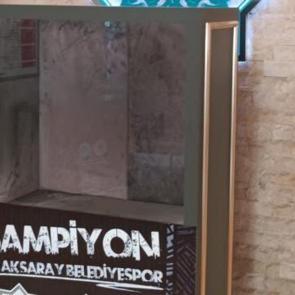 Şampiyonluk kupası &ccedil;alındı! "G&ouml;ren, duyan haber versin"