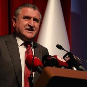 Bakan Bak'tan VakıfBank'a tebrik!