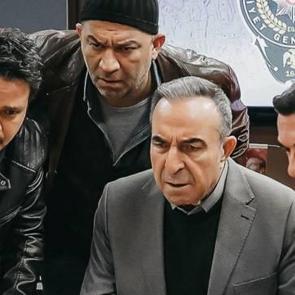 Arka Sokaklar'ın Mesut'u 5 yıllık eşiyle evlendi! Nikahı M&uuml;jdat Gezen kıydı