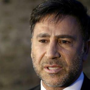 İzzet Yıldızhan &ouml;l&uuml;m haberini duyurdu: Kıymetli abim hakkın rahmetine kavuştu