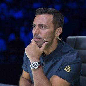 Mustafa Sandal o şarkıcıya fena y&uuml;klendi: İstese verirdik, &ccedil;almak hi&ccedil; olmamış! 