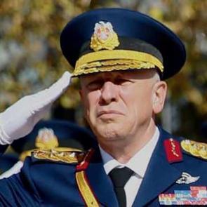 Sel&ccedil;uk Bayraktaroğlu kimdir ve nerelidir? Sel&ccedil;uk Bayraktaroğlu'nun eğitimi ve hayatı hakkında bilgiler