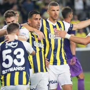 Kadık&ouml;y'de &uuml;&ccedil; goll&uuml; galibiyet! Fenerbah&ccedil;e play-off'a g&ouml;z kırptı