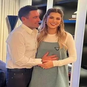 Sabancı ailesinin mutlu g&uuml;n&uuml;: Hacı Sabancı ve Nazlı Sabancı anne-baba oldu! 