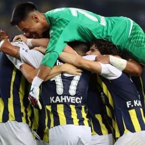 Kadık&ouml;y'de gol ş&ouml;leni! Fenerbah&ccedil;e gruplara g&ouml;z kırptı