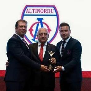 Altınordu'ya TFF'den &ouml;zel &ouml;d&uuml;l