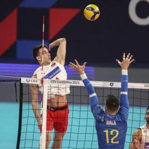 Filenin Efeleri, Romanya'ya yenildi