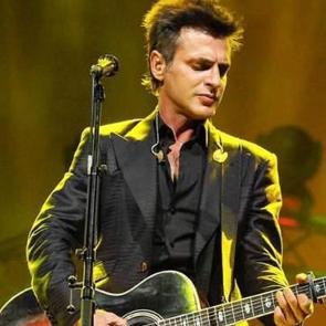 Teoman 'istemiyorum' diyerek kovdu! Konser alanında tepkiler b&uuml;y&uuml;d&uuml;