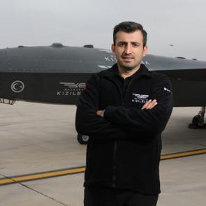 Sel&ccedil;uk Bayraktar kimdir? Sel&ccedil;uk Bayraktar'ın biyografisi...