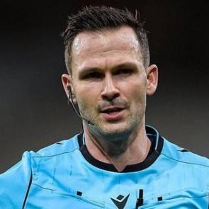 Salı g&uuml;n&uuml; oynanacak kritik ma&ccedil;ın hakemi belli oldu! 