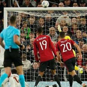 Paul Scholes, yenilgi i&ccedil;in iki ismi hedef tahtasına koydu