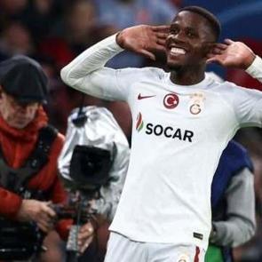 Wilfried Zaha'dan flaş hareket! Gol sonrası Old Trafford sustu