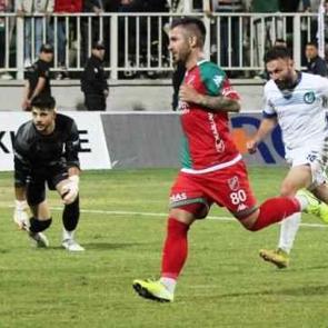 Adem B&uuml;y&uuml;k, Karşıyaka'da hesabı a&ccedil;tı