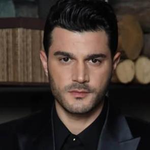 Hudutsuz Sevda 'Fikret' Burak Sevin&ccedil; kimdir? Kardeşi ve eşi kim? Burak Sevin&ccedil; dizileri...