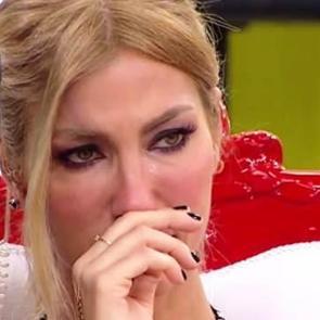 &Ccedil;ağla Şikel zehirlendi! &Uuml;nl&uuml; sunucunun sağlık durumu hakkında a&ccedil;ıklama geldi