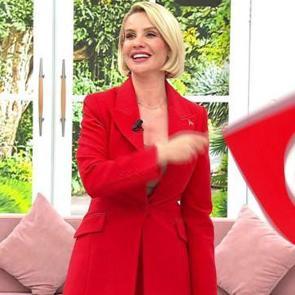 Esra Erol&rsquo;un en gururlu g&uuml;n&uuml;! &ldquo;Sen oynadın, biz ağladık!&rdquo;