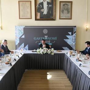 Bakan Tekin'den gastronomi lisesi m&uuml;jdesi