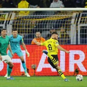 Dortmund Şampiyonlar Ligi'nde doludizgin!