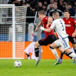 Kopenhag 7 goll&uuml; &ccedil;ılgın ma&ccedil;ta Manchester United'ı devirdi