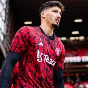 Altay Bayındır'dan b&uuml;y&uuml;k s&uuml;rpriz! S&uuml;per Lig'e d&ouml;n&uuml;yor...