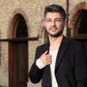 Mehmet Faruk &Ccedil;i&ccedil;ek kimdir, ne iş yapıyor? Bahar Candan'ın eşi Mehmet Faruk &Ccedil;i&ccedil;ek...