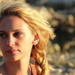 Kızılcık Şerbeti 'Dilruba' Farah Zeynep Abdullah kimdir? Aslen nereli? Oynadığı diziler
